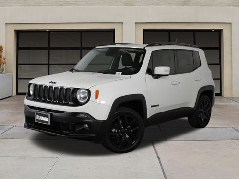 Used 2017 Jeep Renegade Altitude image 3