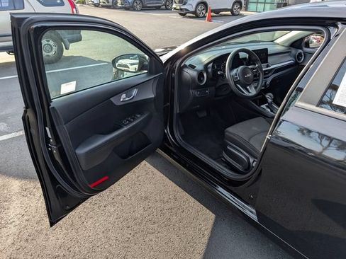 Used 2022 Kia Forte LXS FWD image 29