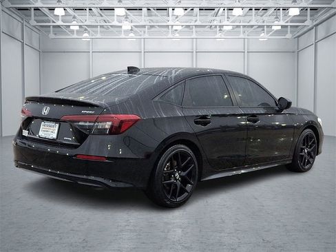 Used 2025 Honda Civic Sport Touring image 5