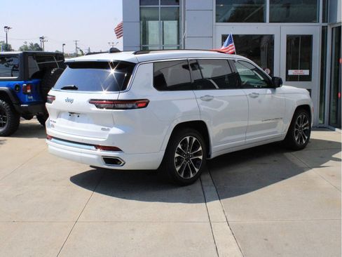 Used 2023 Jeep Grand Cherokee L Overland AWD/4WD image 6