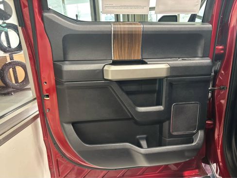 Used 2017 Ford F150 Lariat w/ Equipment Group 502A Luxury image 31