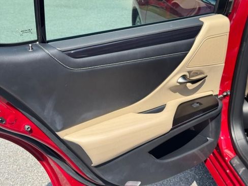 Used 2019 Lexus ES 350 w/ Accessory Package FWD image 13