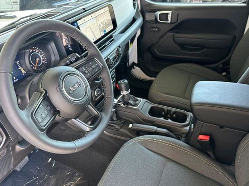 New 2025 Jeep Gladiator Sport image 7