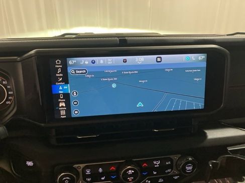 Used 2024 Jeep Wrangler Unlimited Rubicon image 16