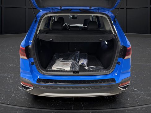 Used 2024 Volkswagen Taos SE w/ Panoramic Sunroof Package image 14