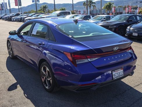 Used 2023 Hyundai Elantra SEL w/ Convenience Package image 6