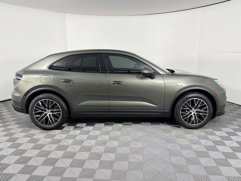Used 2026 Porsche Macan Electric RWD image 8
