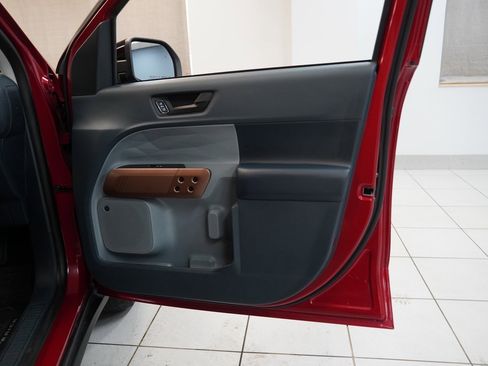 Used 2022 Ford Maverick Lariat w/ Lariat Luxury Package image 28