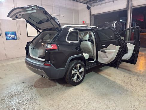 Used 2019 Jeep Cherokee Limited AWD/4WD image 14
