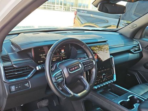 Used 2024 GMC Acadia Elevation FWD image 10