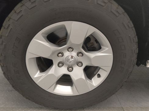 Used 2019 RAM 1500 Big Horn image 31