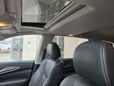 Used 2019 INFINITI QX60 Luxe w/ Essential Package image 7