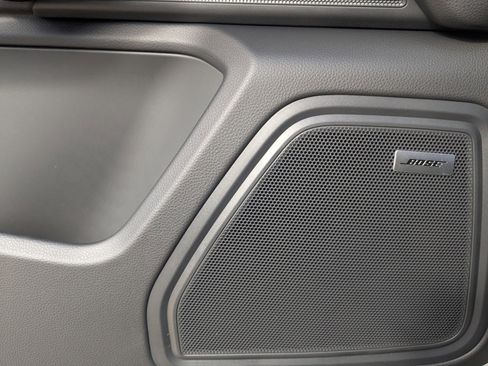 Certified 2026 Porsche Macan AWD/4WD image 14