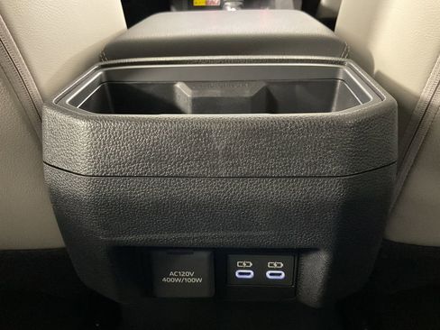 Used 2025 Toyota Tacoma Limited image 12