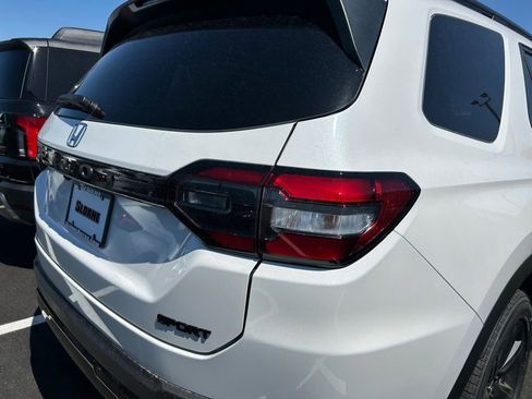 New 2026 Honda Pilot Sport image 18