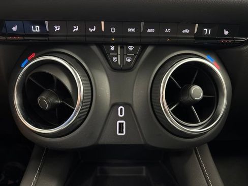 Used 2023 Chevrolet Blazer LT w/ Convenience Package FWD image 17