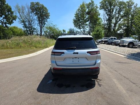 Used 2024 Jeep Grand Cherokee L Laredo w/ Luxury Tech Group I AWD/4WD image 6