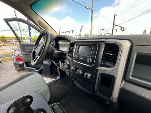 Used 2017 RAM 1500 Express image 29