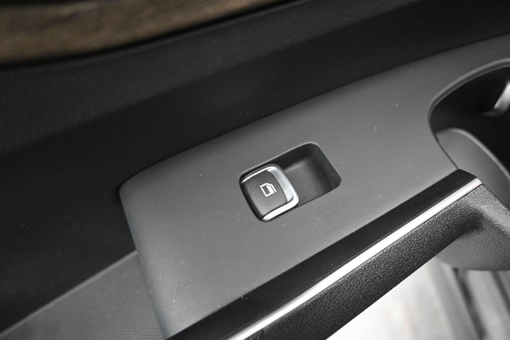 Certified 2023 Kia Sorento S AWD/4WD image 10