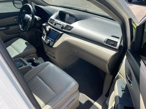 Used 2015 Honda Odyssey Touring image 14