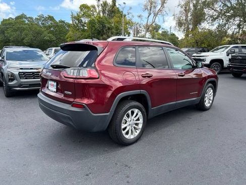 Used 2020 Jeep Cherokee Latitude FWD image 6