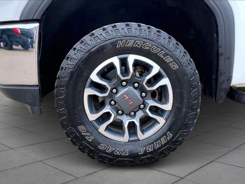 Used 2022 GMC Sierra 3500 SLE w/ SLE Convenience Package image 10