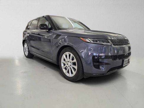 Used 2025 Land Rover Range Rover Sport SE AWD/4WD image 7