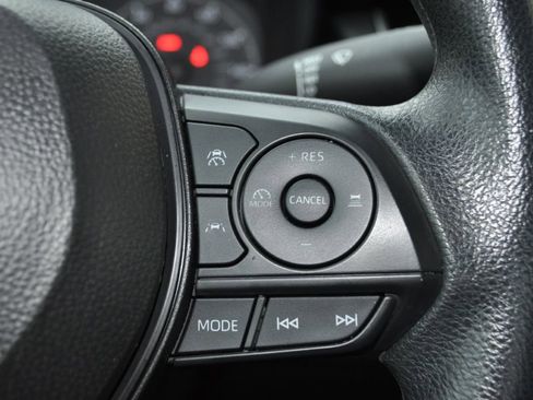 Used 2025 Toyota Corolla LE image 14