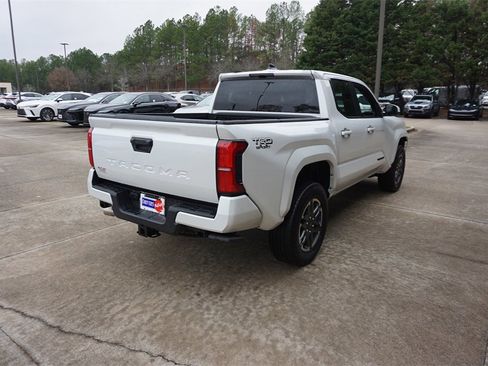 Used 2025 Toyota Tacoma TRD Sport image 23