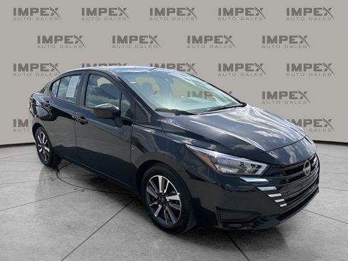 Used 2025 Nissan Versa SV image 7