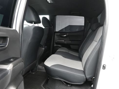 Used 2023 Toyota Tacoma TRD Off-Road image 18