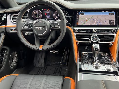 Certified 2025 Bentley Flying Spur Plug-In Hybrid image 4