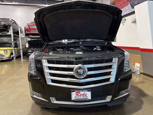 Used 2015 Cadillac Escalade Premium RWD image 43