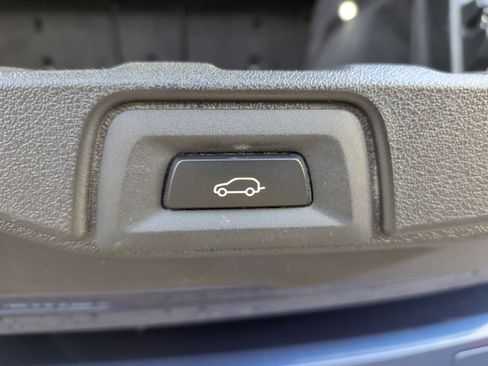 Used 2021 BMW X5 M50i w/ Premium Package image 40