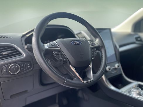 Certified 2022 Ford Edge Titanium AWD/4WD image 16
