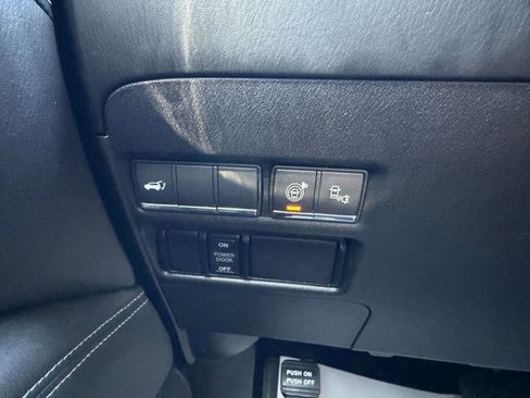 Used 2017 INFINITI QX80 4WD w/ Deluxe Technology Package image 29