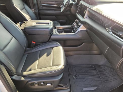 Used 2023 GMC Yukon Denali AWD/4WD image 11