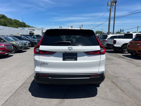 Used 2026 Honda CR-V EX image 4