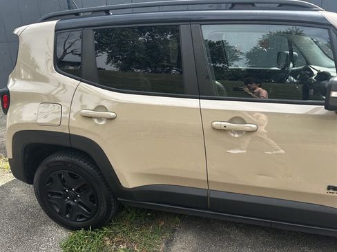 Used 2017 Jeep Renegade Trailhawk AWD/4WD image 23