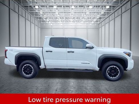 Used 2024 Toyota Tacoma SR5 AWD/4WD image 5