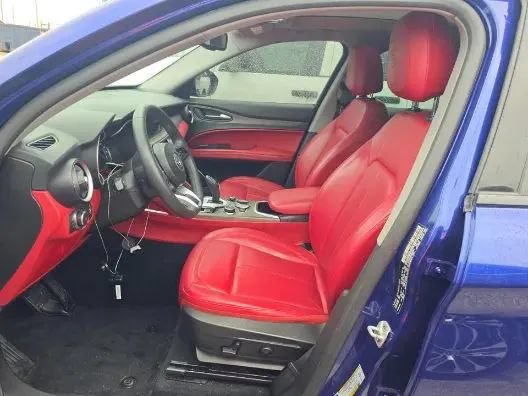 Used 2021 Alfa Romeo Stelvio Ti AWD/4WD image 4