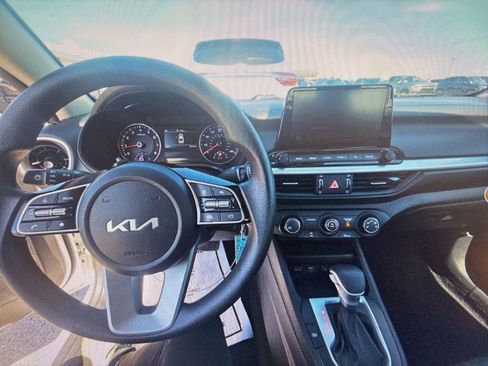 Used 2024 Kia Forte LXS FWD image 5