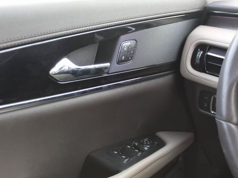 Certified 2022 Lincoln Nautilus Reserve image 21