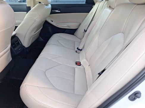 Used 2021 Toyota Avalon XLE image 30