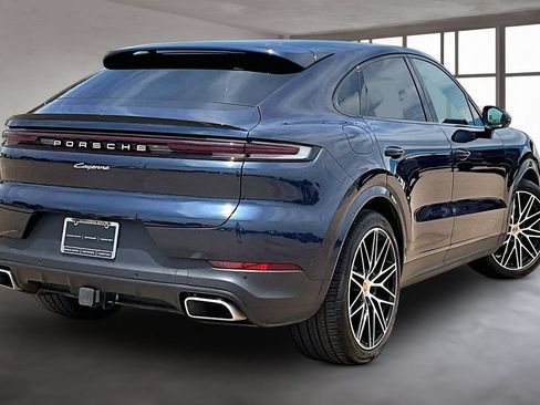 Used 2024 Porsche Cayenne Coupe AWD/4WD image 2