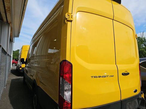 Used 2021 Ford Transit 250 148 High Roof Extended w/ Parcel Delivery Package RWD image 2