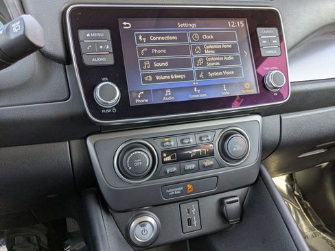 Used 2023 Nissan Leaf S image 19