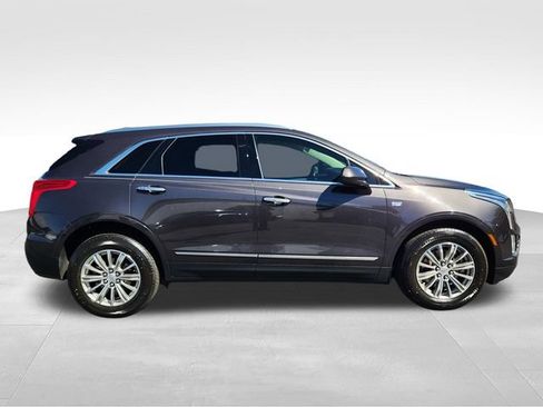 Used 2017 Cadillac XT5 Luxury w/ Driver Awareness Package FWD image 6