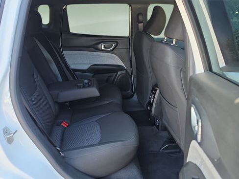 Used 2023 Jeep Compass Sport AWD/4WD image 35
