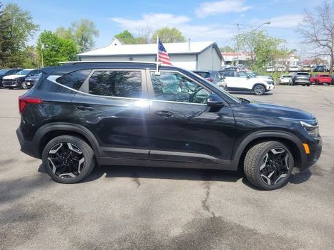 Certified 2024 Kia Seltos SX AWD/4WD image 2